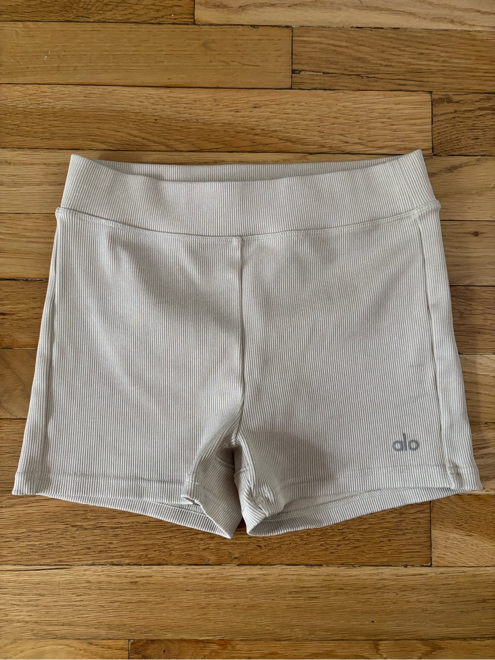 ALO Yoga Womens Ribbed High-Waist Bike Shorts in Cream